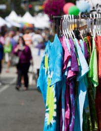 Car Boot Sales Customers Haggle Traders